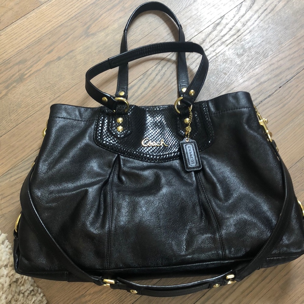 Coach shoulder bag